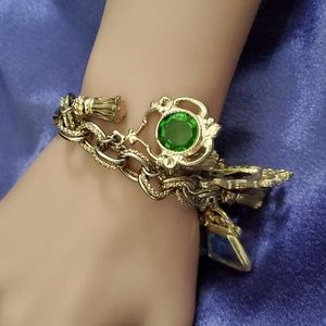 Vintage charm bracelet 7 1/2"